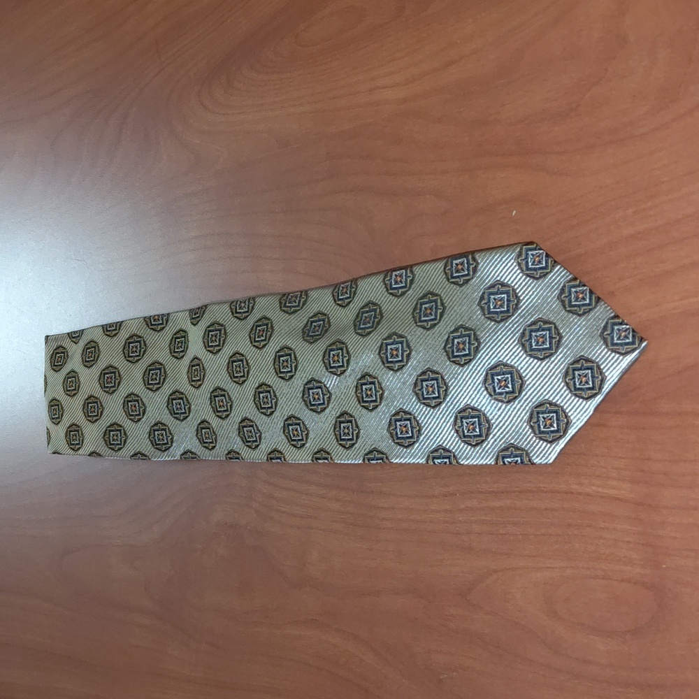 J.Z.Richards All Silk Hand-Made In America Gold Tie New